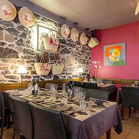 Hotel Hotel-restaurant Logis L'aubrac