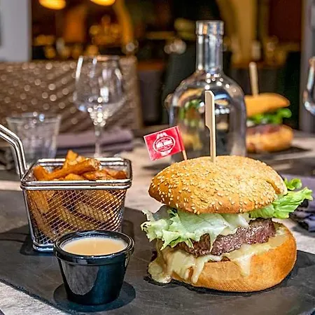 Hotel-restaurant Logis L'aubrac 3*